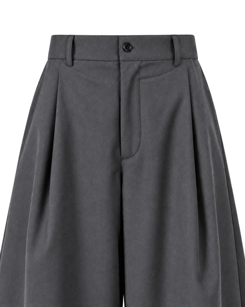 Relaxed Pleated Straight-Leg Trousers Gray — waist close-up
