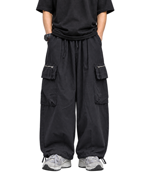 Utility Wide-Leg Cargo Pants Black — model